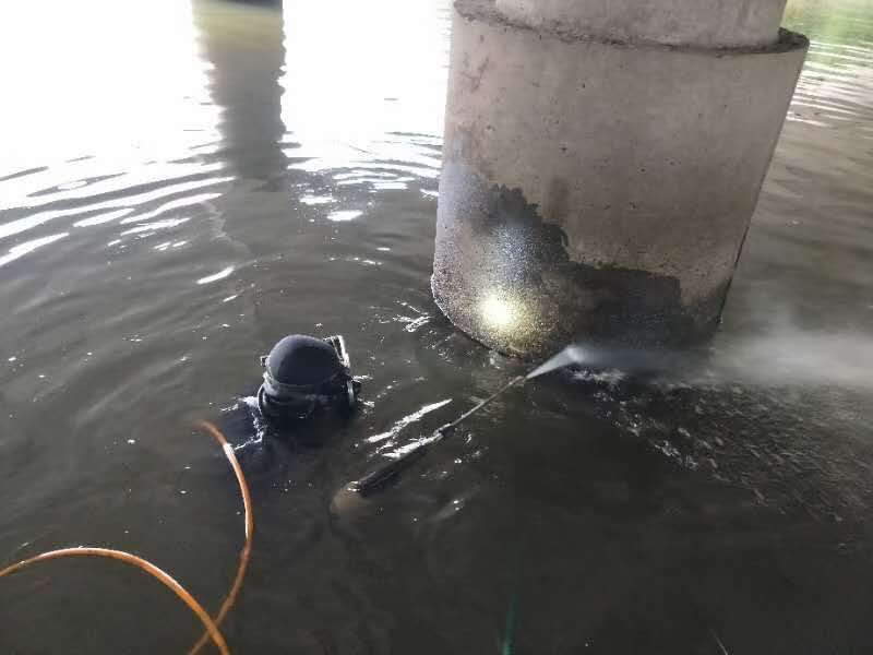 青湖路街道桥墩套筒加固